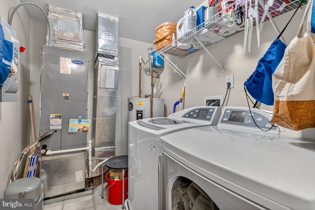 Image 18 of property listing at 800 EDELEN STATION PL #204, La Plata, MD 20646