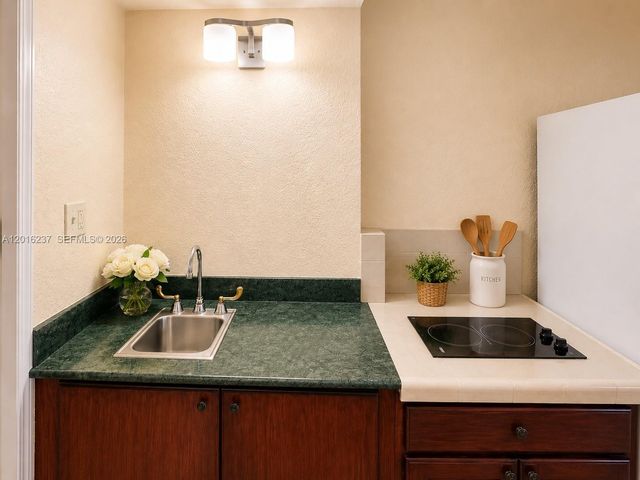 19201 Collins Avenue 707, Sunny Isles Beach, FL 33160