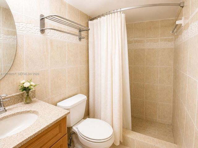 19201 Collins Avenue 707, Sunny Isles Beach, FL 33160
