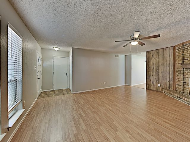 4202 Glenlawn Court, Arlington, TX 76016