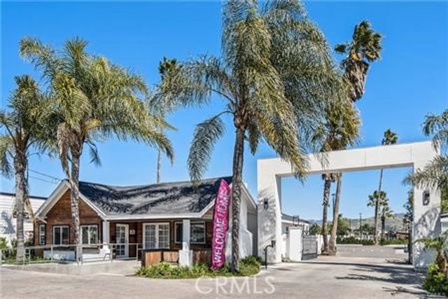 8250 Lankershim Boulevard ELM 3, North Hollywood, CA 91605