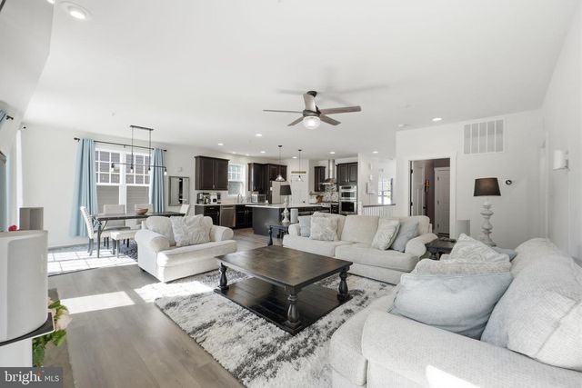 576 JERSEY BRONZE WAY, Pasadena, MD 21122