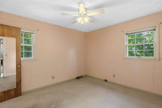 8 Montre Circle, Silver Creek, GA 30173