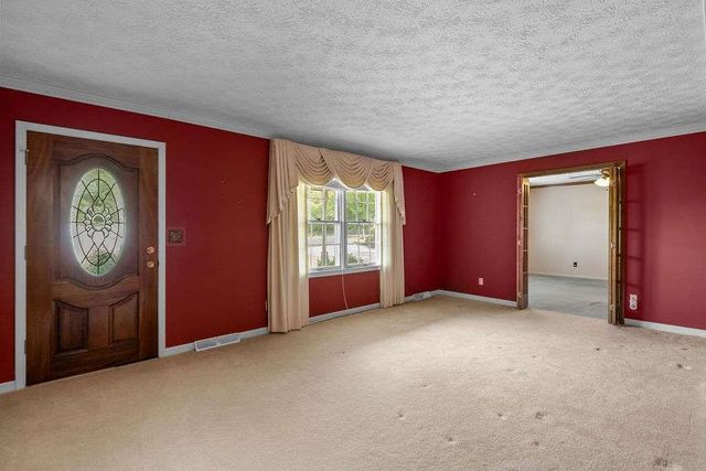 8 Montre Circle, Silver Creek, GA 30173