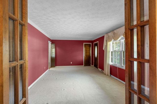 8 Montre Circle, Silver Creek, GA 30173