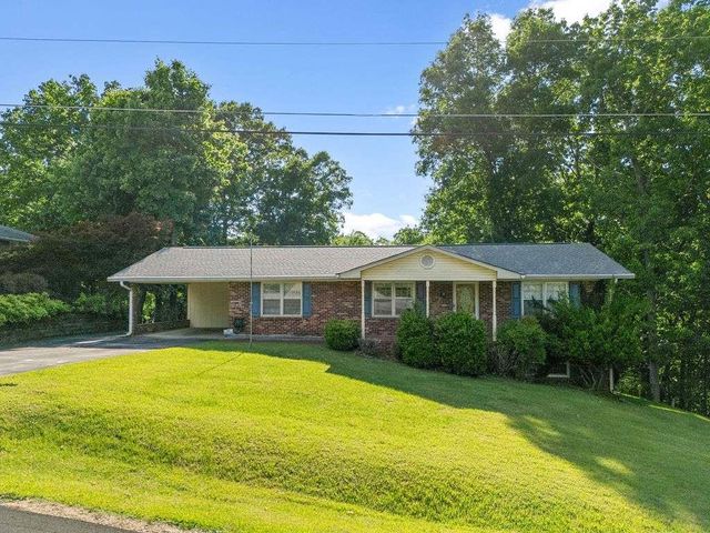 8 Montre Circle, Silver Creek, GA 30173