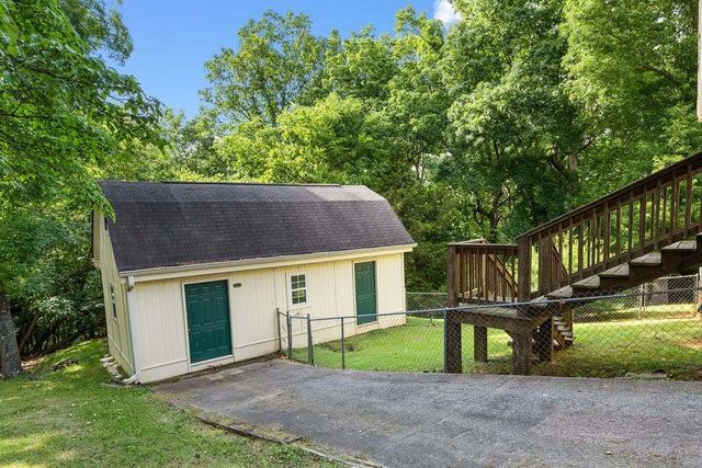 8 Montre Circle, Silver Creek, GA 30173