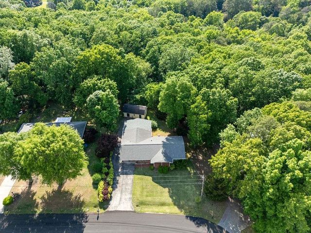 8 Montre Circle, Silver Creek, GA 30173
