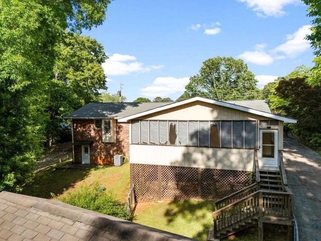8 Montre Circle, Silver Creek, GA 30173