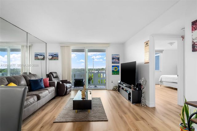 919 Hillcrest 607, Hollywood, FL 33021