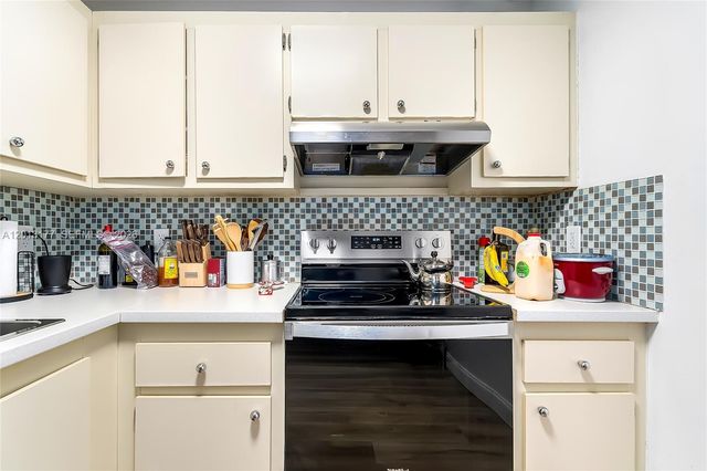 919 Hillcrest 607, Hollywood, FL 33021
