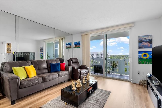 919 Hillcrest 607, Hollywood, FL 33021