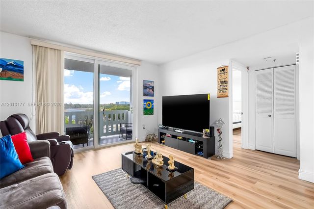 919 Hillcrest 607, Hollywood, FL 33021