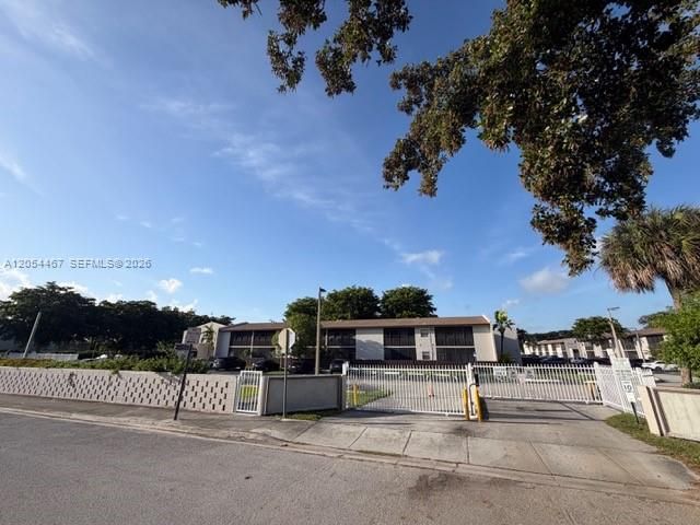10350 SW 220th St 144, Cutler Bay, FL 33190