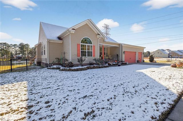 3973 Grand Isle DR, Chesapeake, VA 23323