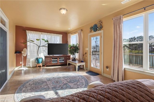 3973 Grand Isle DR, Chesapeake, VA 23323