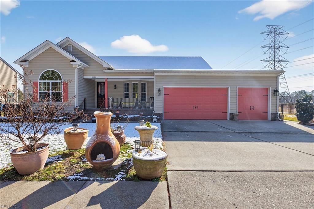 3973 Grand Isle DR, Chesapeake, VA 23323