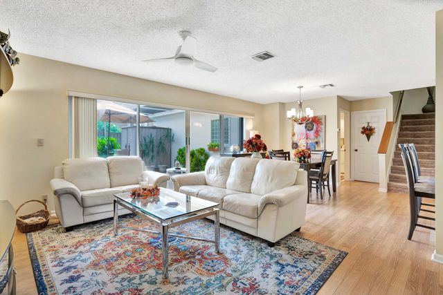 11571 Winchester Drive 27 D, Palm Beach Gardens, FL 33410