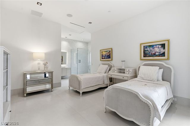 63 Midnight Sky Drive, Las Vegas, NV 89135