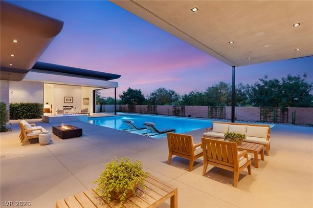 63 Midnight Sky Drive, Las Vegas, NV 89135