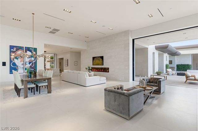 63 Midnight Sky Drive, Las Vegas, NV 89135