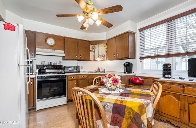 22 Heatherington Street, Scotia, NY 12302