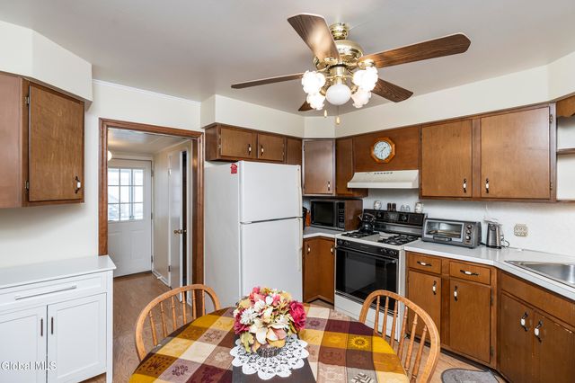 22 Heatherington Street, Scotia, NY 12302