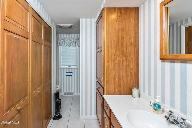 22 Heatherington Street, Scotia, NY 12302