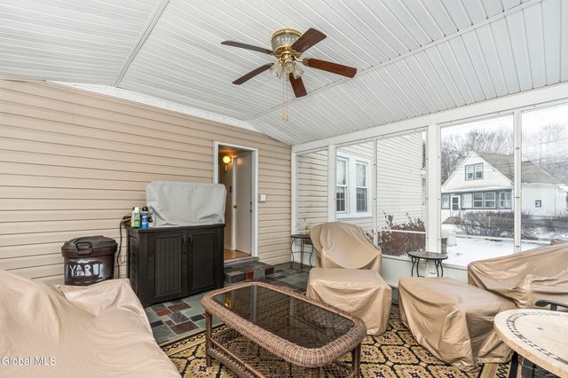 22 Heatherington Street, Scotia, NY 12302