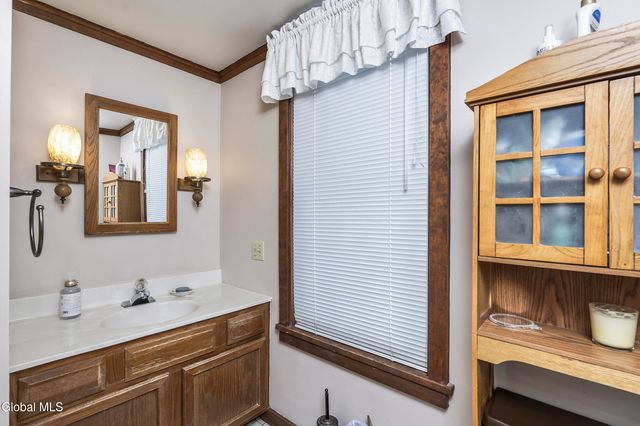 22 Heatherington Street, Scotia, NY 12302