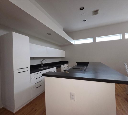 1107 W 17th Street, Houston, TX 77008