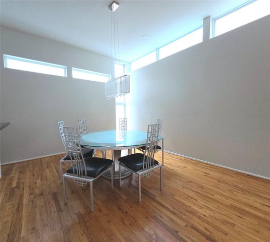 1107 W 17th Street, Houston, TX 77008