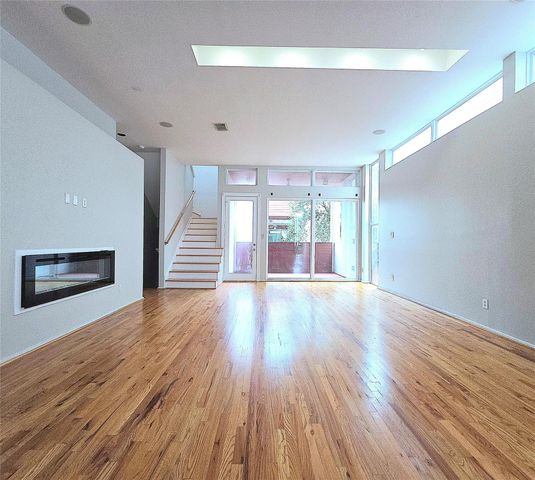 1107 W 17th Street, Houston, TX 77008