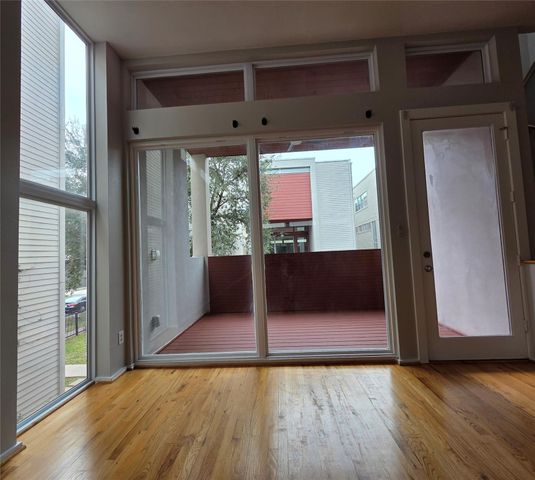 1107 W 17th Street, Houston, TX 77008