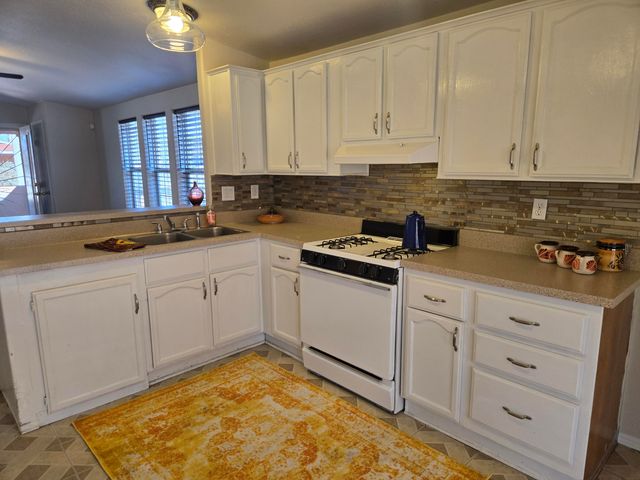 519 FENWICK Place SW, Albuquerque, NM 87121