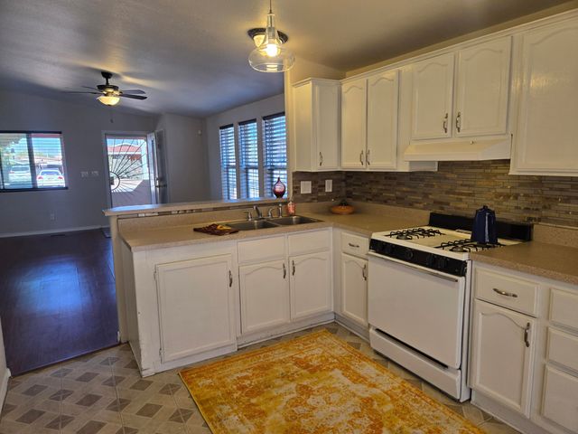 519 FENWICK Place SW, Albuquerque, NM 87121