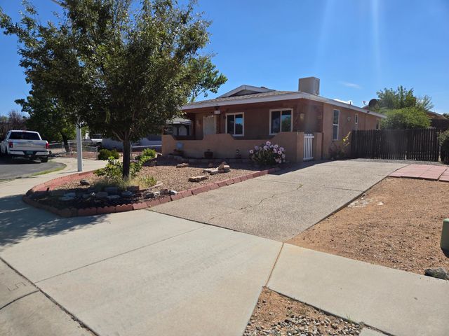 519 FENWICK Place SW, Albuquerque, NM 87121