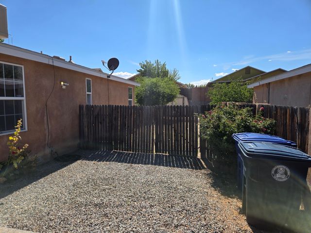 519 FENWICK Place SW, Albuquerque, NM 87121