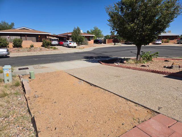 519 FENWICK Place SW, Albuquerque, NM 87121