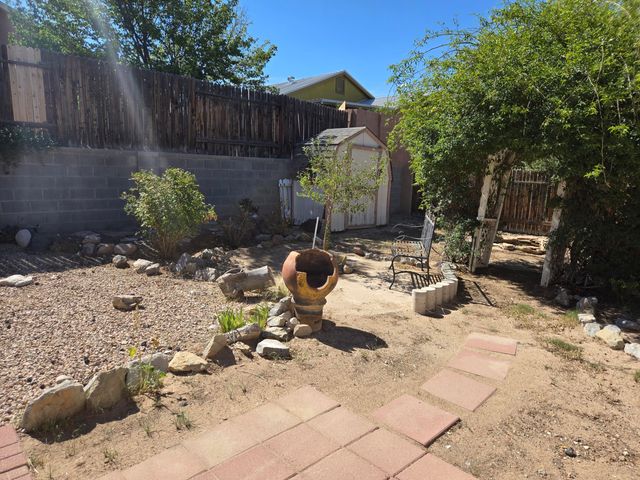 519 FENWICK Place SW, Albuquerque, NM 87121