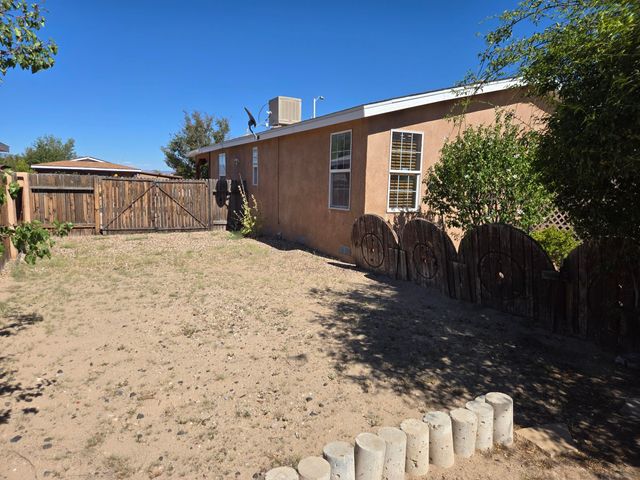 519 FENWICK Place SW, Albuquerque, NM 87121