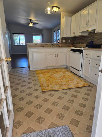 519 FENWICK Place SW, Albuquerque, NM 87121