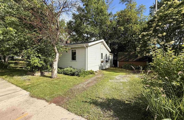 2056 NEWBERRY AVENUE, Green Bay, WI 54302