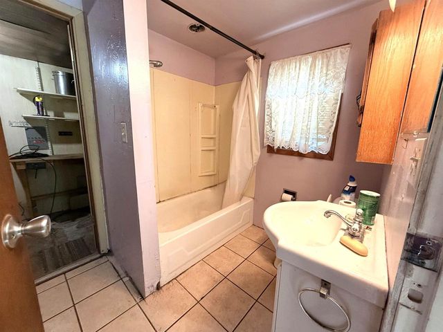 2056 NEWBERRY AVENUE, Green Bay, WI 54302