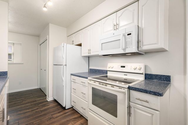 806 S Hyannis Port Street, Crosby, TX 77532