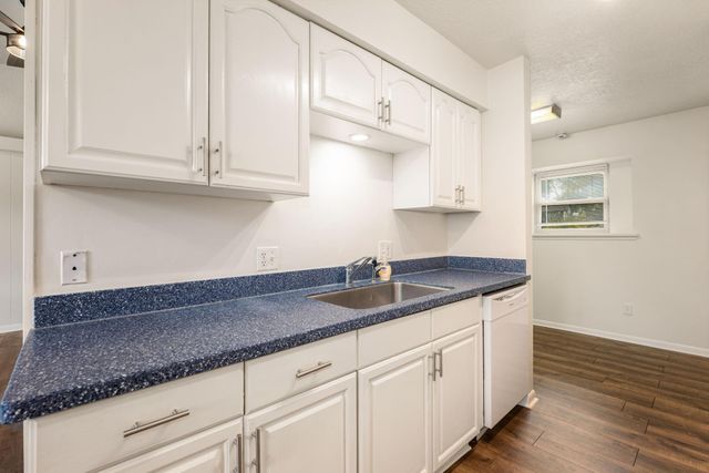 806 S Hyannis Port Street, Crosby, TX 77532