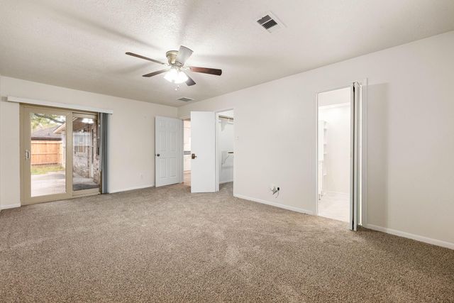 806 S Hyannis Port Street, Crosby, TX 77532