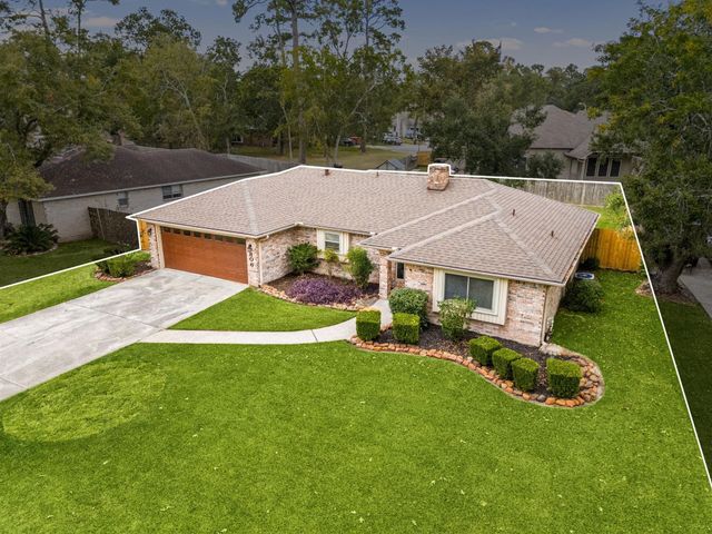 806 S Hyannis Port Street, Crosby, TX 77532