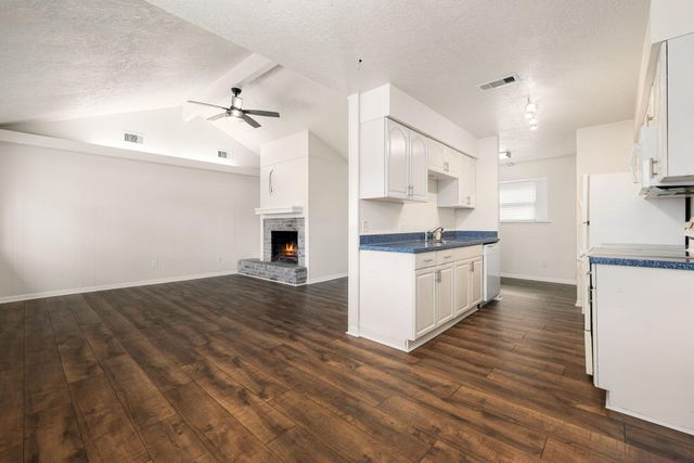 806 S Hyannis Port Street, Crosby, TX 77532