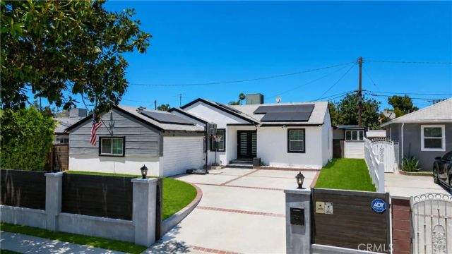 12521 Stagg Street, North Hollywood, CA 91605